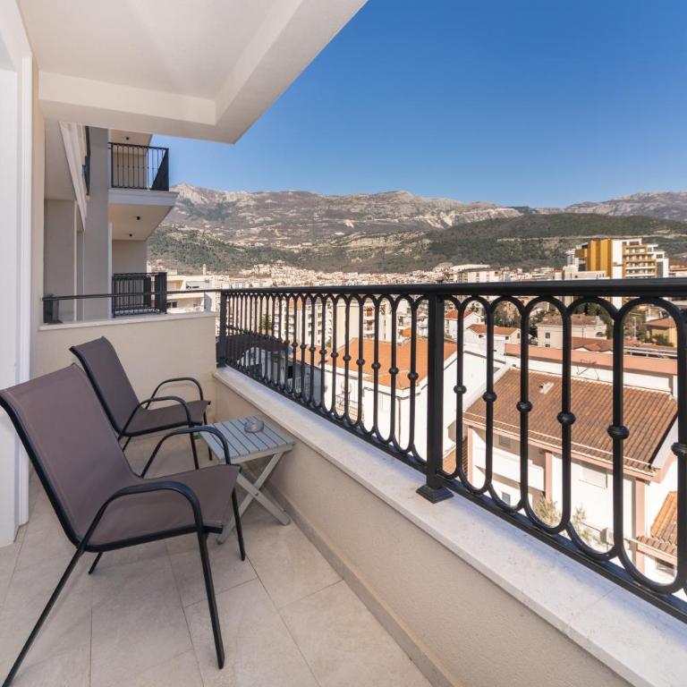 Hotel Pima Budva - Standardna Dvokrevetna Soba sa Bračnim Krevetom/Zasebnim Krevetima i Balkonom - 2