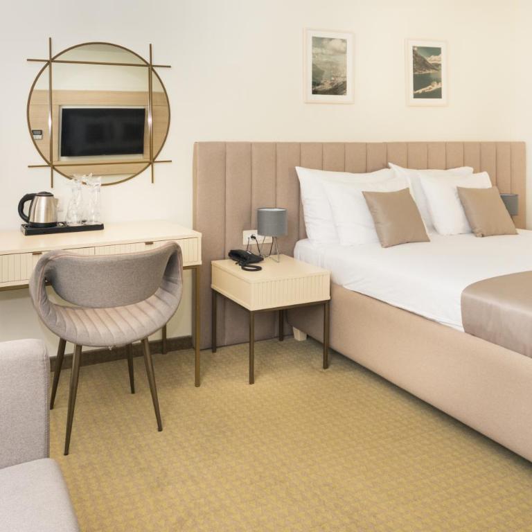 Hotel Pima Budva - Superior Dvokrevetna Soba sa Bračnim Krevetom ili Zasebnim Krevetima, i Terasom - 5