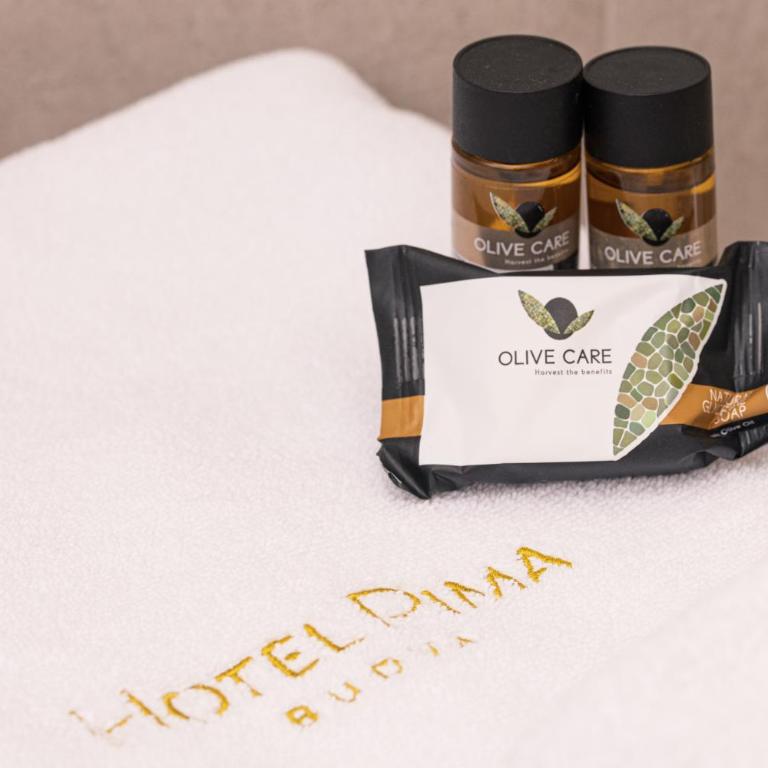 Hotel Pima Budva - Standardna Dvokrevetna Soba sa Bračnim Krevetom/Zasebnim Krevetima i Balkonom - 5