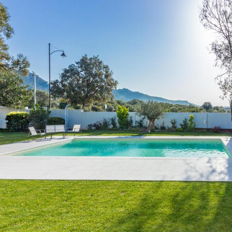 Villa Mary - Camera Matrimoniale con Vista Piscina - 1