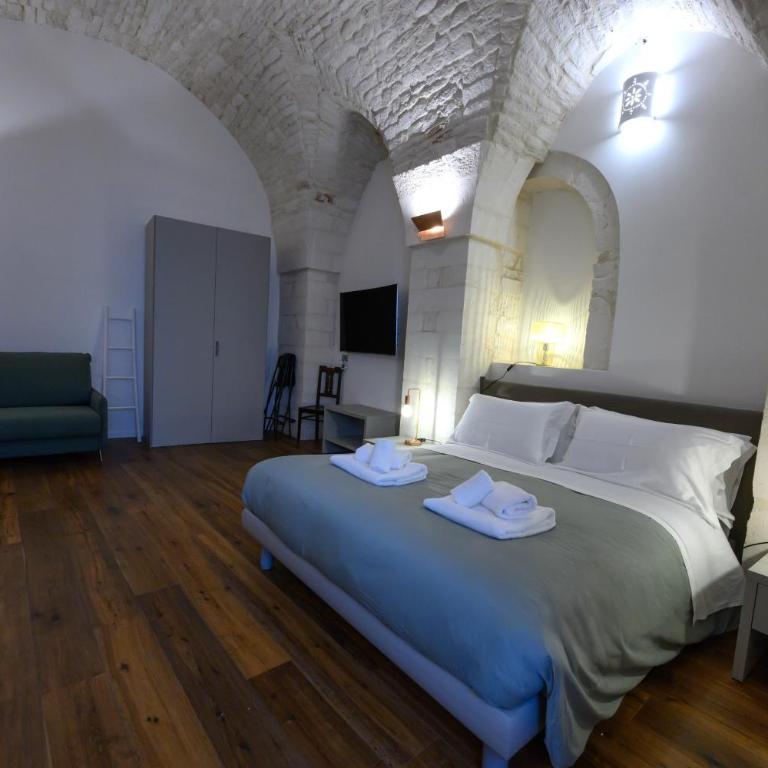 Palazzo Principe Umberto - One-Bedroom Apartment with Balcony and City View - 14