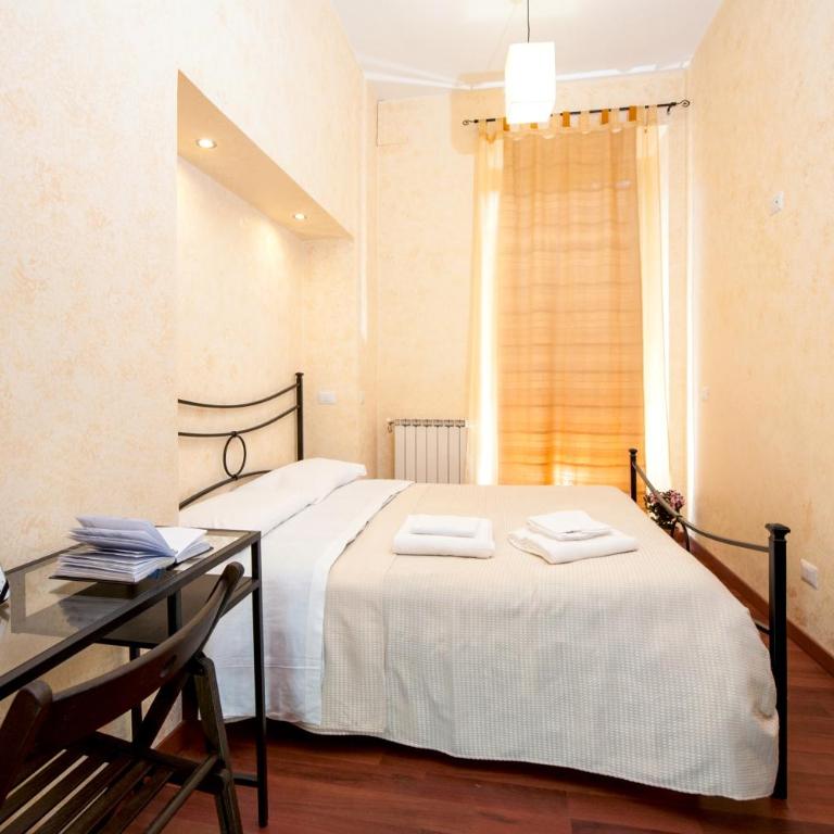 Residenza Laterano - Camera Matrimoniale Standard con Bagno in Comune - 1