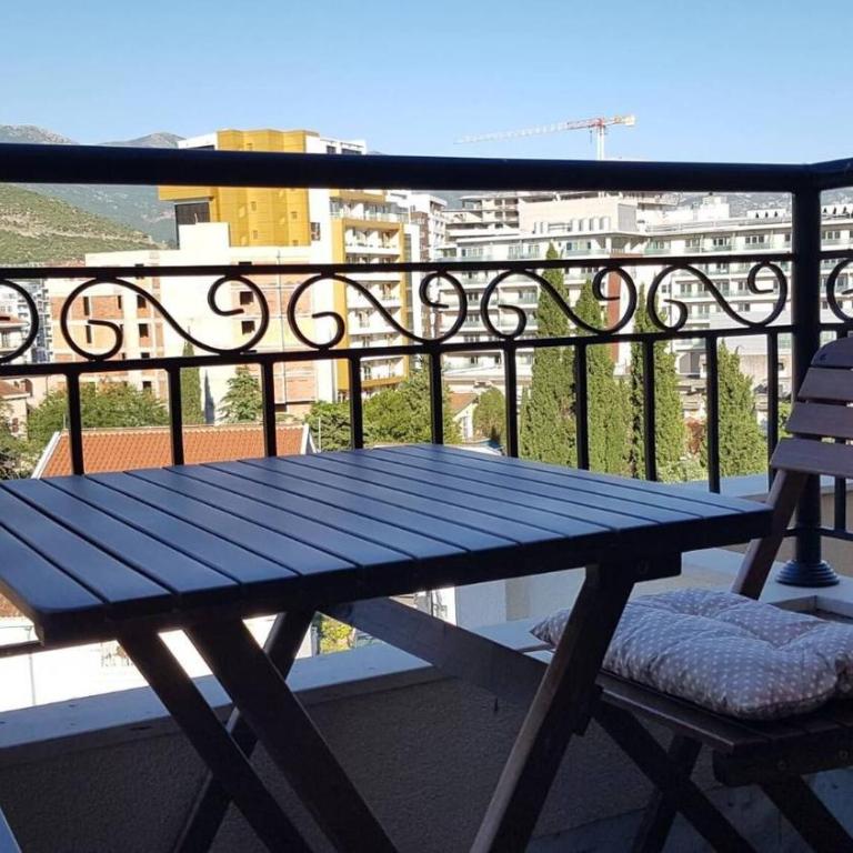 Charming Budva Apartment with City Mountain Views - Apartment - 20