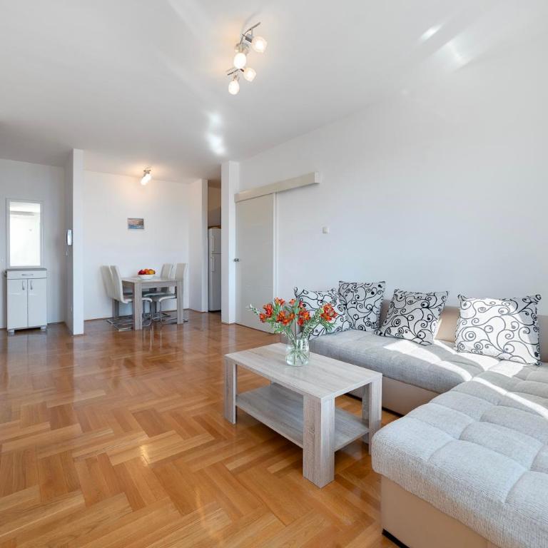 Katarina17 - Two-Bedroom Apartment - 14