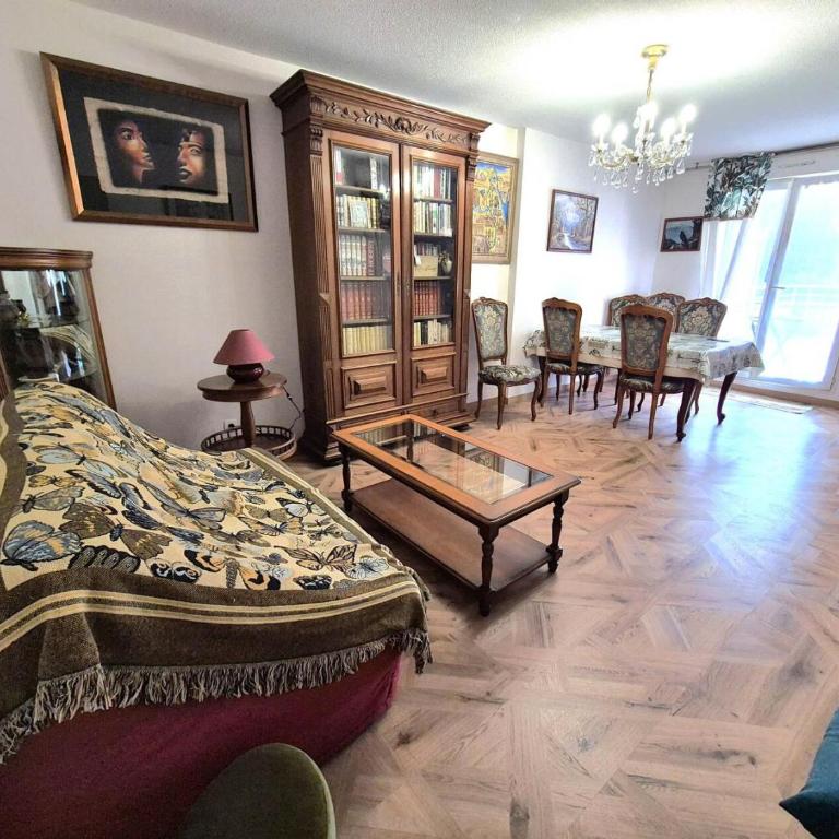 Residence Les Sycomores - Spacieux logement avec sa grande terrasse de 50m² ! MAE-2661 - Appartement - 1
