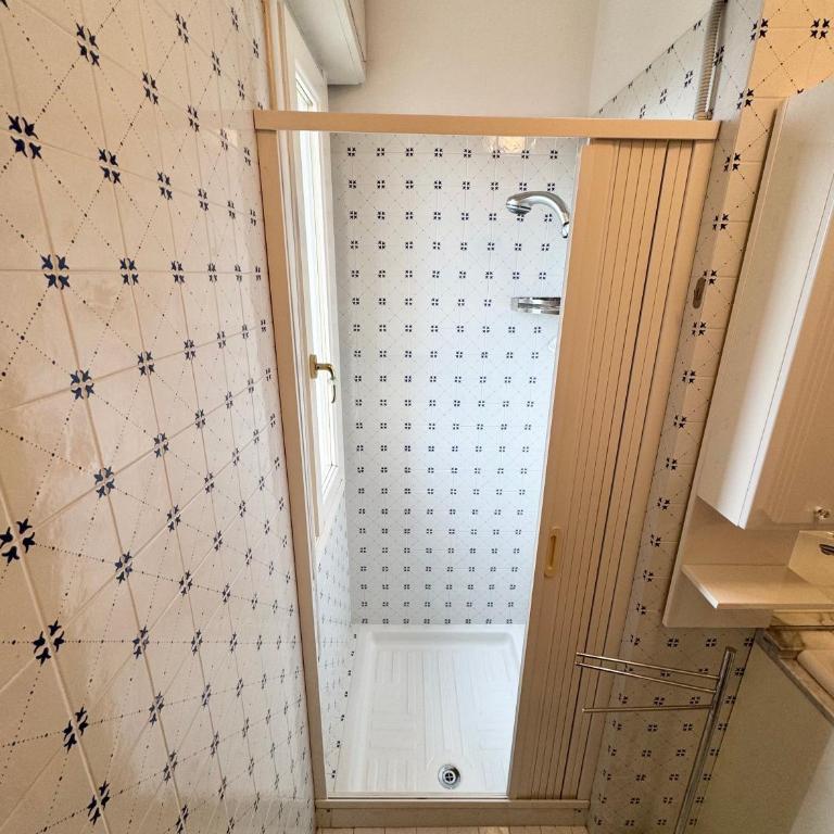 Apartment with stunning sea view - Wi-Fi, free parking, large terrace and comfort - Two-Bedroom Apartment - 26