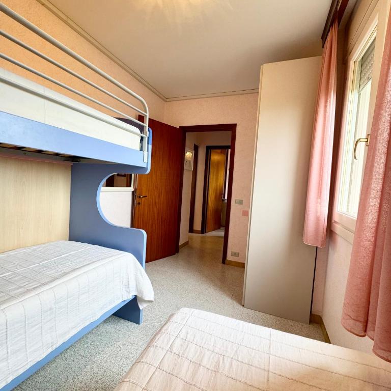 Apartment with stunning sea view - Wi-Fi, free parking, large terrace and comfort - Two-Bedroom Apartment - 21
