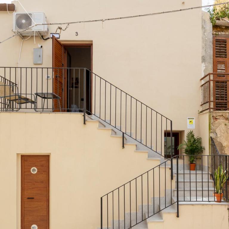 La carbonaia rooms in Agrigento - Camera Tripla con Balcone - 17