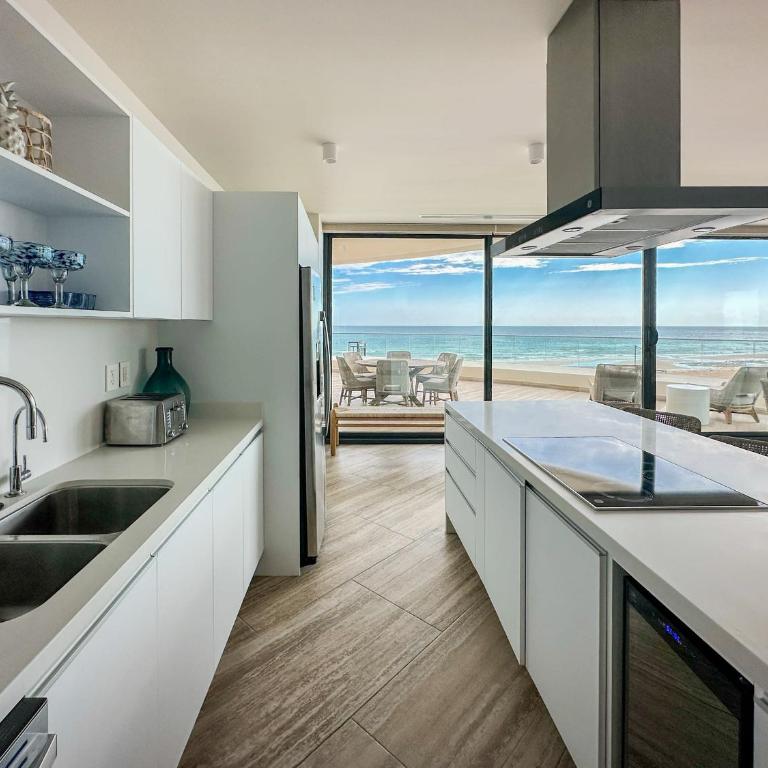 3BR Ground Floor Condo with Direct Pool Access #109 - Apartamento - 24