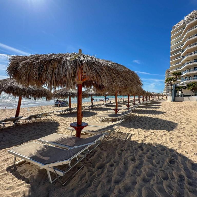 3BR Ground Floor Condo with Direct Pool Access #109 - Apartamento - 73