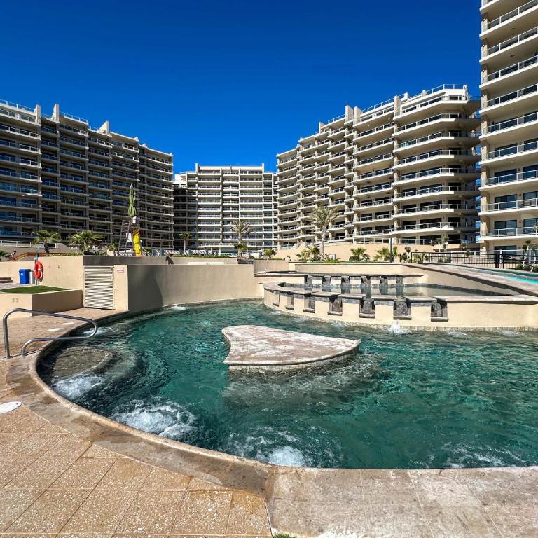 3BR Ground Floor Condo with Direct Pool Access #109 - Apartamento - 79