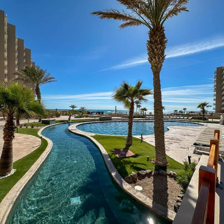 3BR Ground Floor Condo with Direct Pool Access #109 - Apartamento - 90