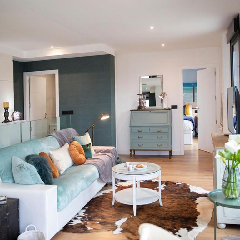 Villa in Sanxenxo with Pool & Sea Views - Four-Bedroom Vacation Home - 14