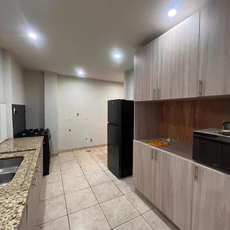 Duplex a metros del the aeropuerto - Casa de 3 dormitorios - 4