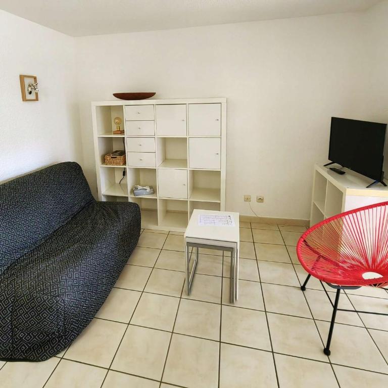 Charmant T2 en rez-de-jardin avec piscine, tennis et parking proche plage - FR-1-607-211 - Apartment - 1