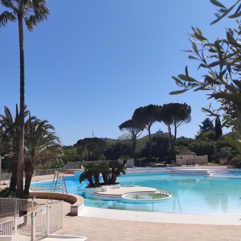 Village Vacances CAP ESTEREL , AGAY , T2 climatisé vue mer panoramique - accès de plain-pied au calme rare sur le site - Piscines et parking couvert inclus - Appartement - Vue sur Mer - 20