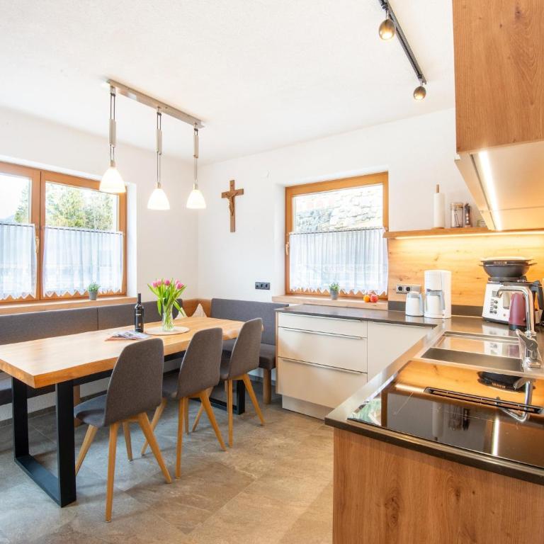 Chalet in Zillertal near Ski Bus Stop - Chalet mit 3 Schlafzimmern - 3