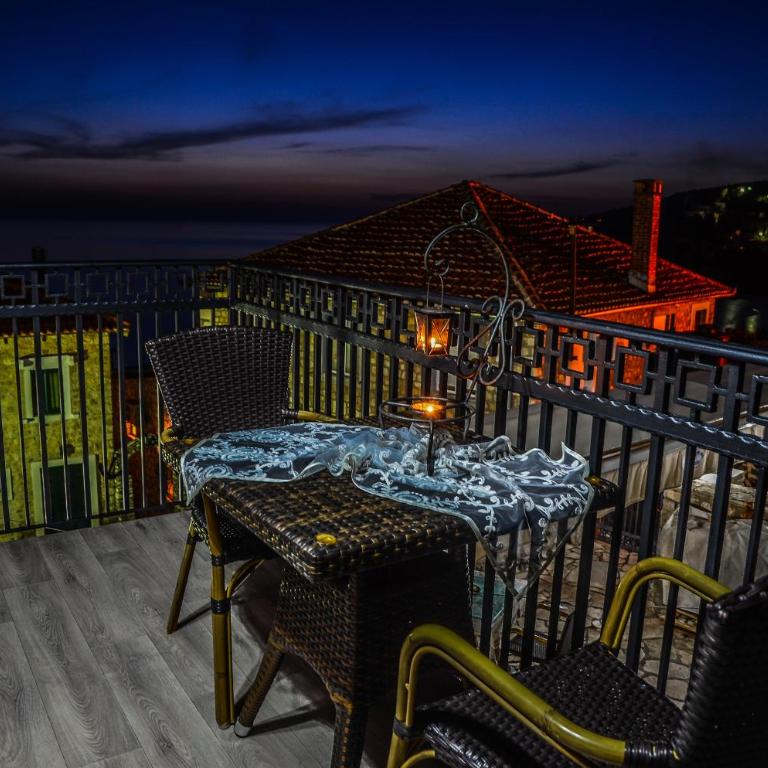 Guest House Alea - Double Room with Balcony and Sea View - 9