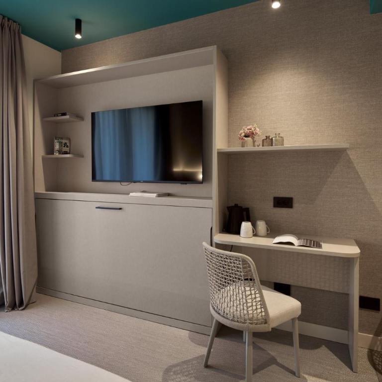 WANDERLUST HOTEL & APARTMENTS - SUITE & SPA - Bardolino, Lago di Garda - Verona - Camera Matrimoniale con Letto Supplementare - 21