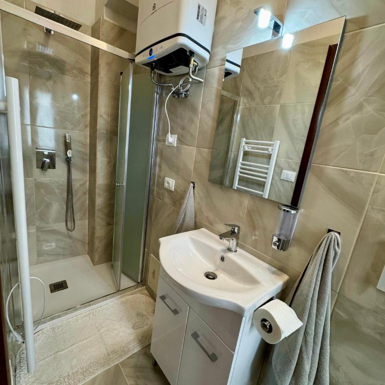 Valentina's Verona - One-Bedroom Apartment - 16