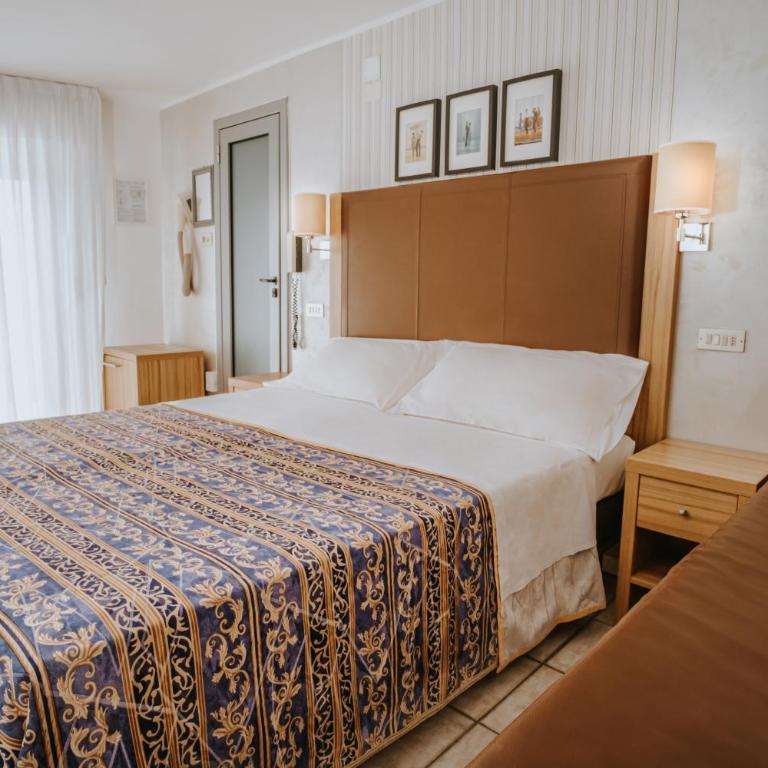 Hotel Gabriella - Dreibettzimmer - 1