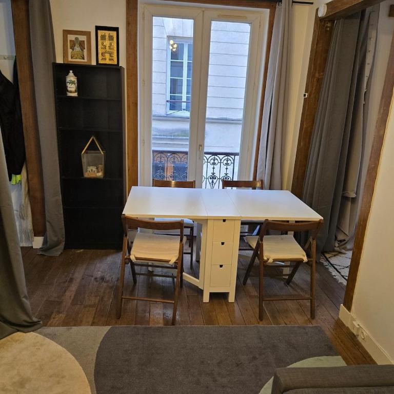 Écrin au cœur de Paris - Two-Bedroom Apartment - 5