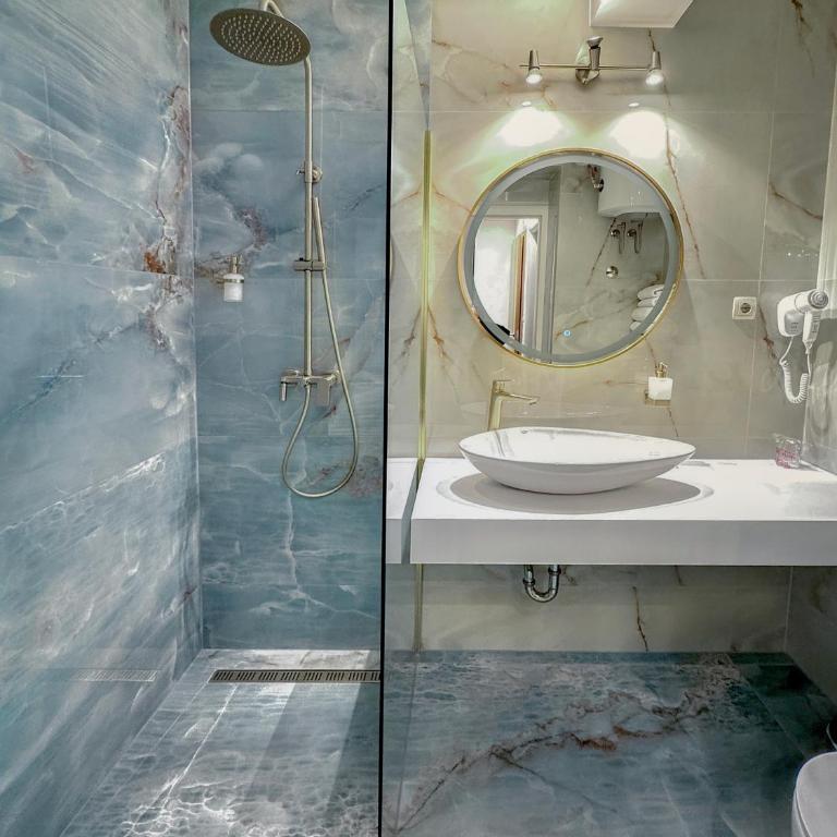 Shangri La Mansion - Standard Suite - 2