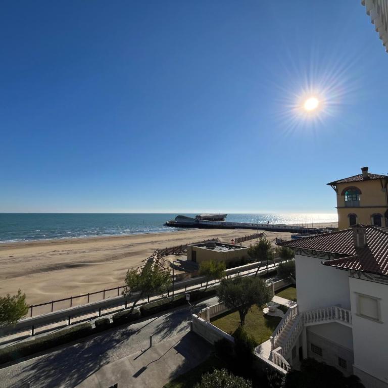 Scenografico fronte mare, 5 piano con terrazzo e P privato - Appartamento con 2 Camere da Letto - 23