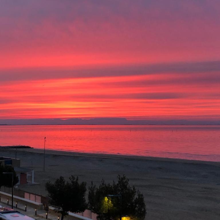 Scenografico fronte mare, 5 piano con terrazzo e P privato - Appartamento con 2 Camere da Letto - 30