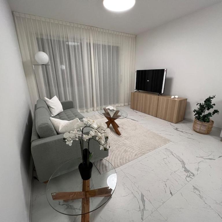 New and luxurious apartment central in Gravedona - Appartamento con 2 Camere da Letto e Vista Piscina - 2