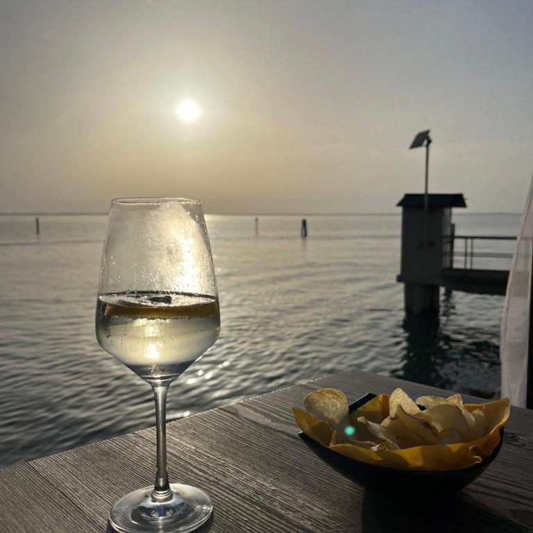 Stupenda vista mare, 10m dalla spiaggia, 8 piano e P privato - Two-Bedroom Apartment with Sea View - 34