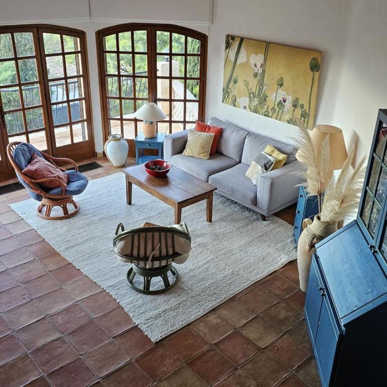 Spacious Villa with Pool and Fireplace - Villa - 8