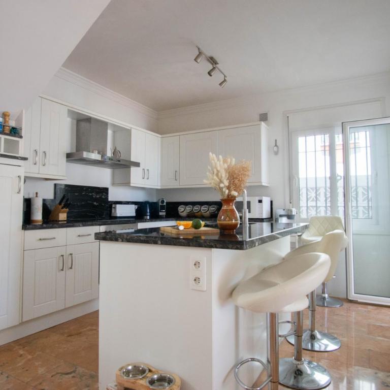 Private Beach Villa for 6 with Seaview, Pool & big Sun Terrace - Villa de 3 dormitorios - 14