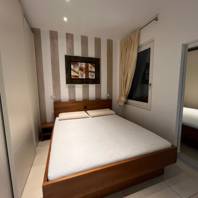 La Perla del Garda - Exclusive Lake & Pool Waterfront Residence - Two-Bedroom Apartment - 23