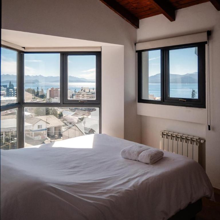 Departamentos céntricos con vista a la montaña y al lago - One-Bedroom Apartment - 3