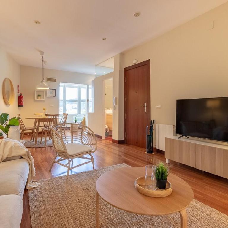 ACOGEDOR Y CON VISTAS - Casco Viejo & Parking - Two-Bedroom Apartment - 6