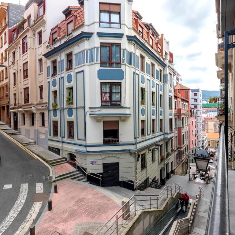 ACOGEDOR Y CON VISTAS - Casco Viejo & Parking - Two-Bedroom Apartment - 31