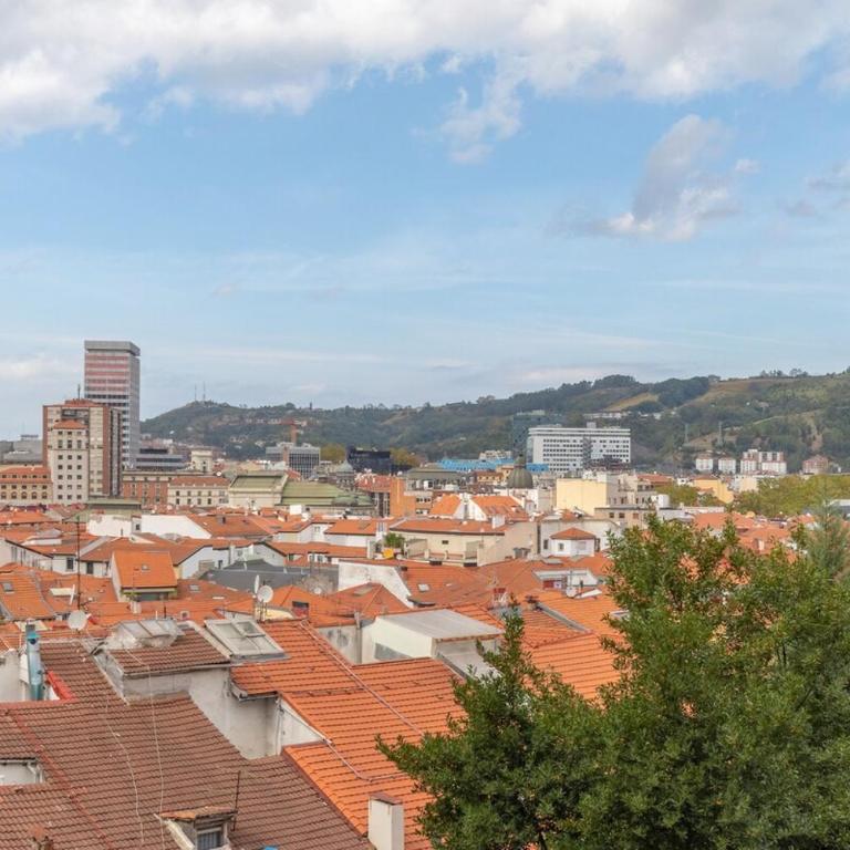 ACOGEDOR Y CON VISTAS - Casco Viejo & Parking - Two-Bedroom Apartment - 5