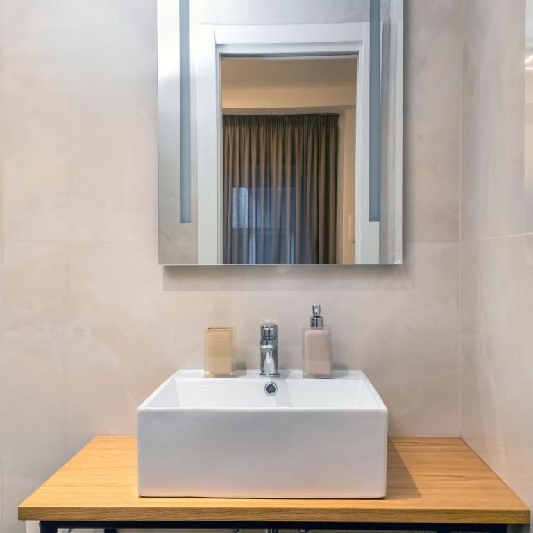 Aura Vatican Suite - Camera Matrimoniale con Bagno Privato - 13