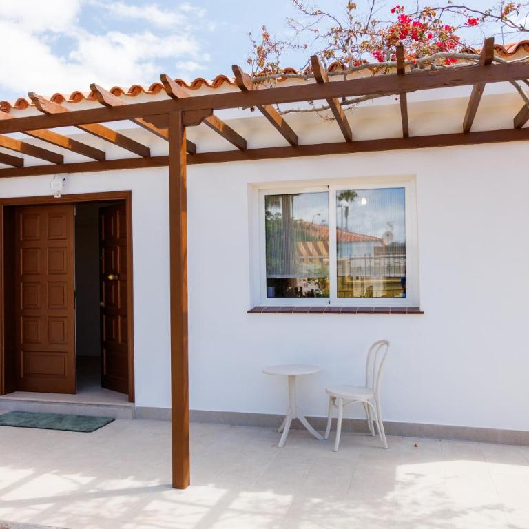 Fully refurbished Private 3BR Villa Heated Pool - Casa Vacacional de 3 dormitorios - 55