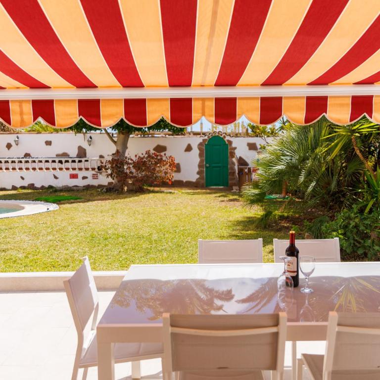 Fully refurbished Private 3BR Villa Heated Pool - Casa Vacacional de 3 dormitorios - 75