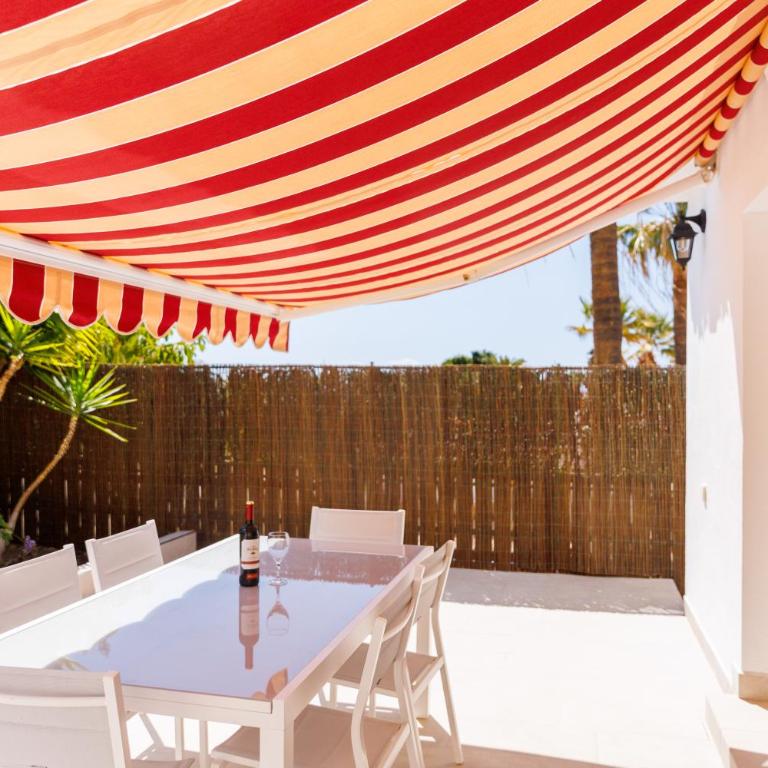 Fully refurbished Private 3BR Villa Heated Pool - Casa Vacacional de 3 dormitorios - 89