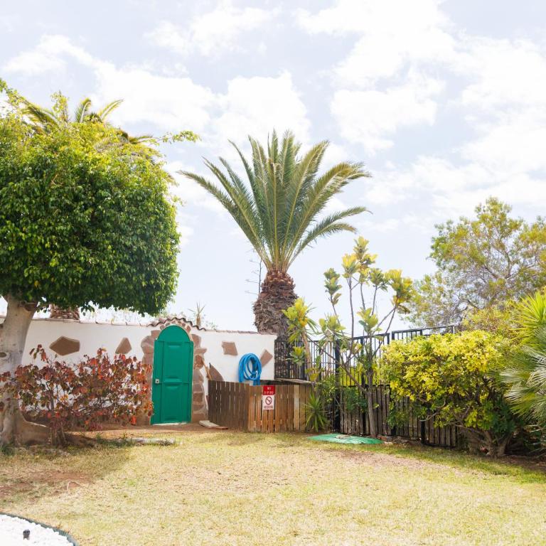 Fully refurbished Private 3BR Villa Heated Pool - Casa Vacacional de 3 dormitorios - 78
