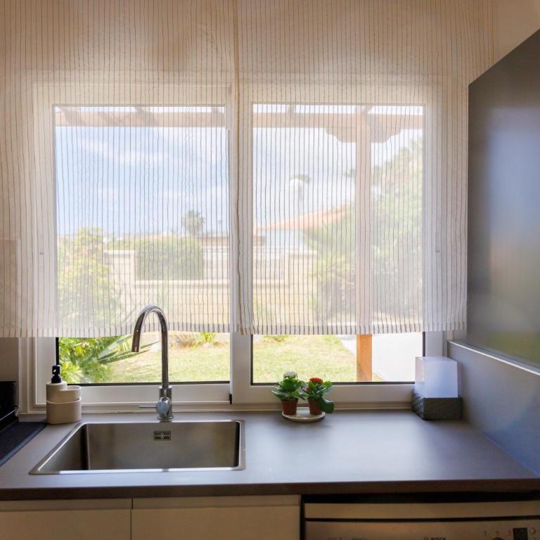 Fully refurbished Private 3BR Villa Heated Pool - Casa Vacacional de 3 dormitorios - 85