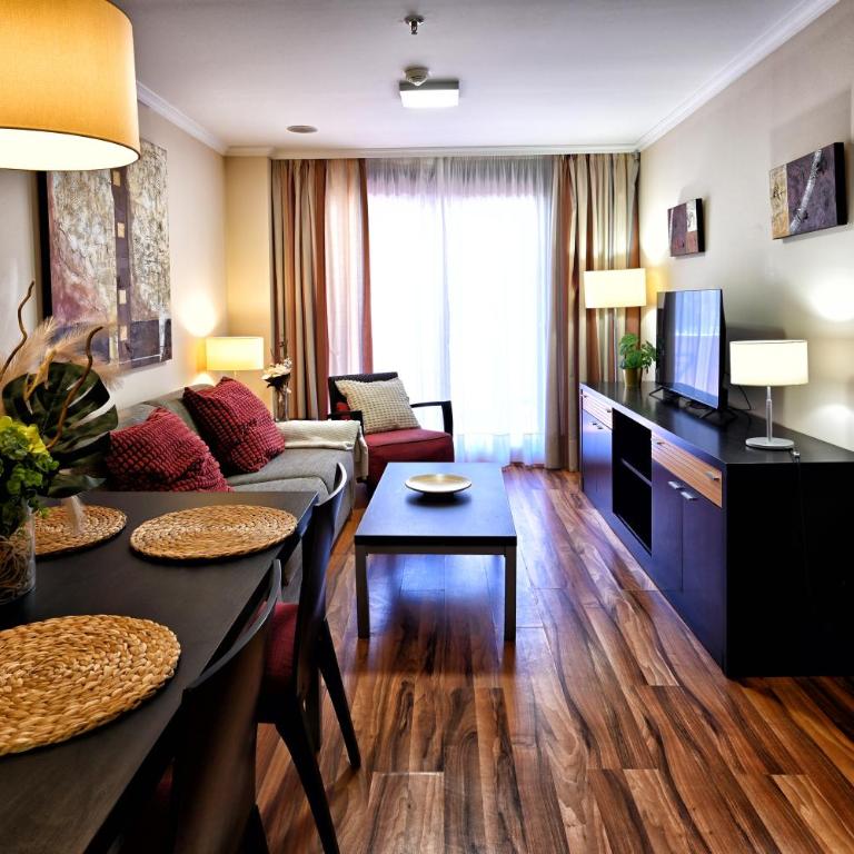 Love Rent4 Málaga Costa - One-Bedroom Apartment - 3