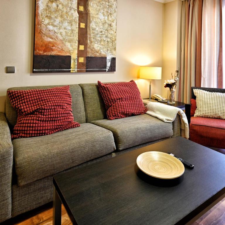 Love Rent4 Málaga Costa - One-Bedroom Apartment - 2