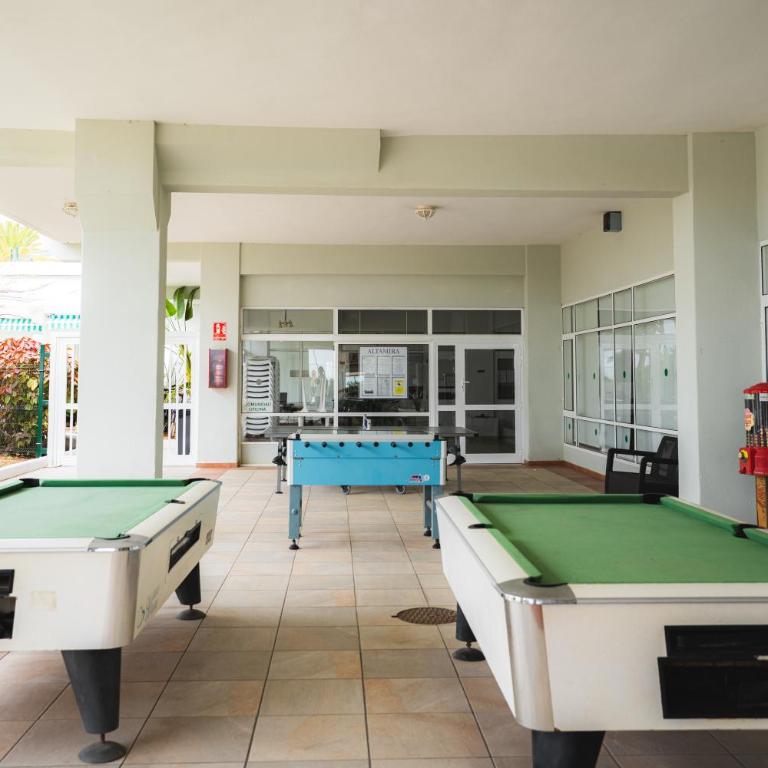 Apartamento con terraza en primera línea El Duque, Altamira - One-Bedroom Apartment - 39