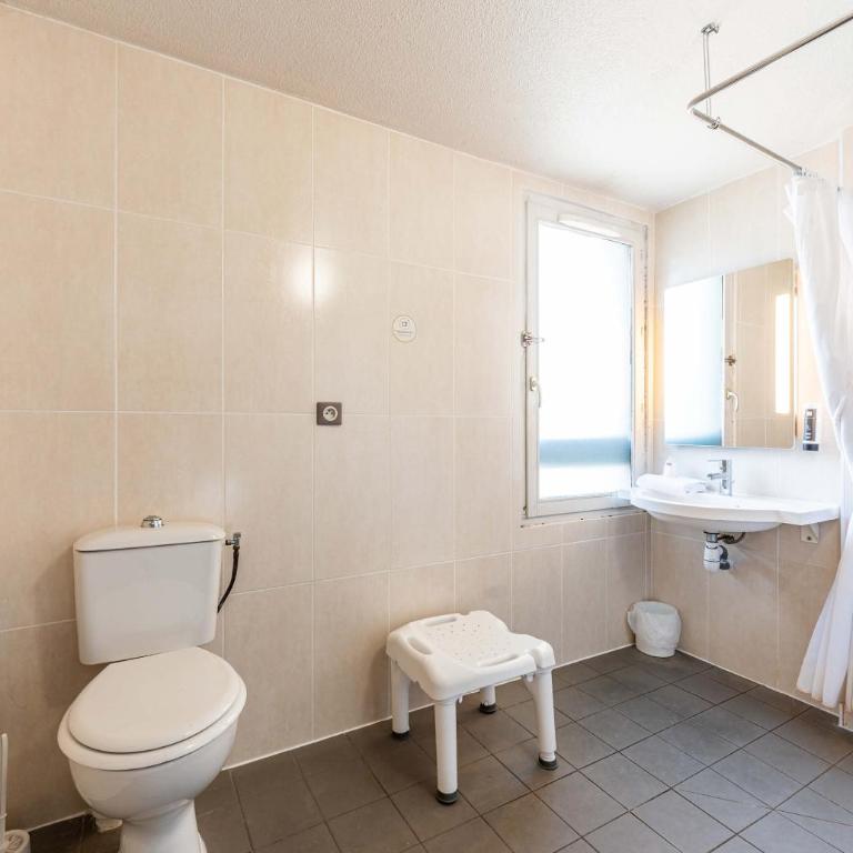 B&B HOTEL CHAMBERY La Cassine - Chambre Double - Accessible aux Personnes à Mobilité Réduite - 7