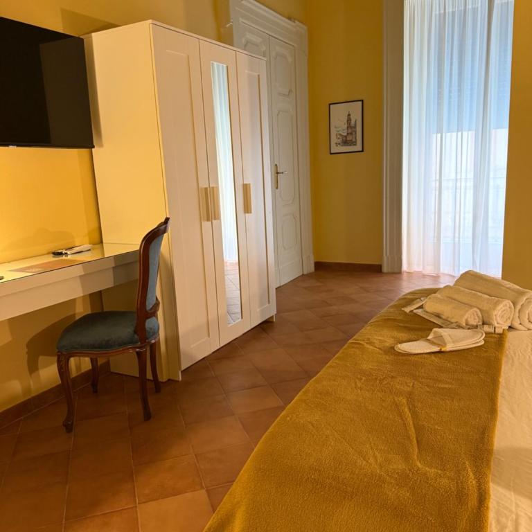 Palazzo Dogana Room&Suite - Camera Matrimoniale Deluxe con Balcone - 12
