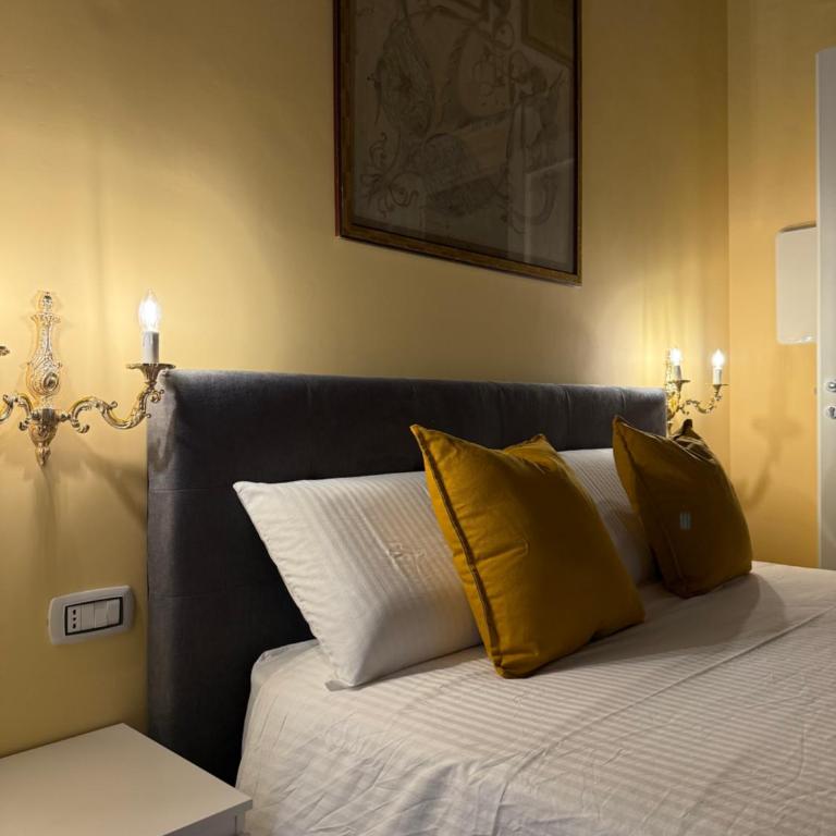 Palazzo Dogana Room&Suite - Camera Matrimoniale con Balcone - 1